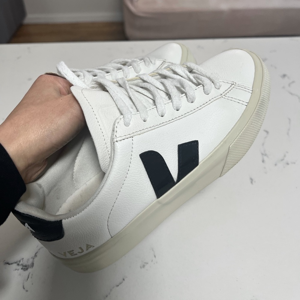 Veja originals. White and black sneakers. Size 7 (38)